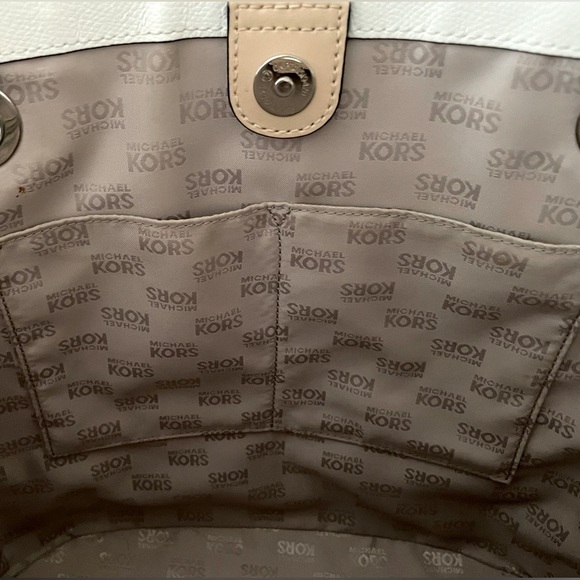 Michael Kors Tote Bag - Picture 6 of 11